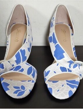 J. Renee Blue & White Floral Lace Heels Size 6 (M) New